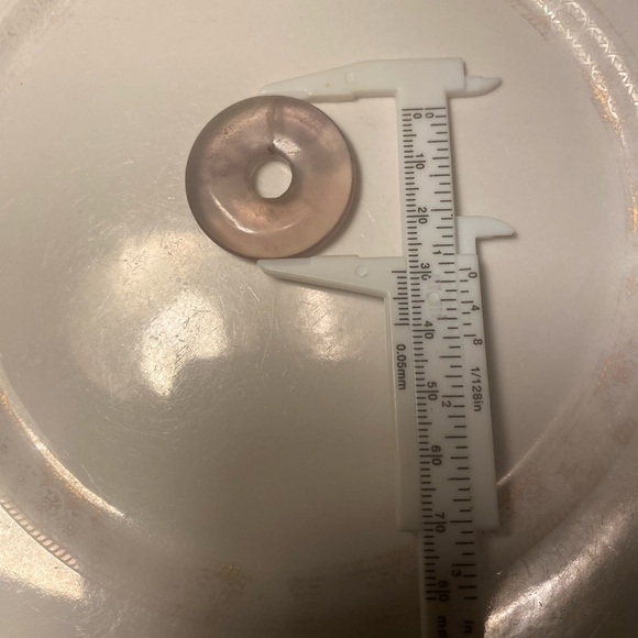 💛 Rainbow Beautiful transparent fluorite donut pendant. - Picture 6 of 6